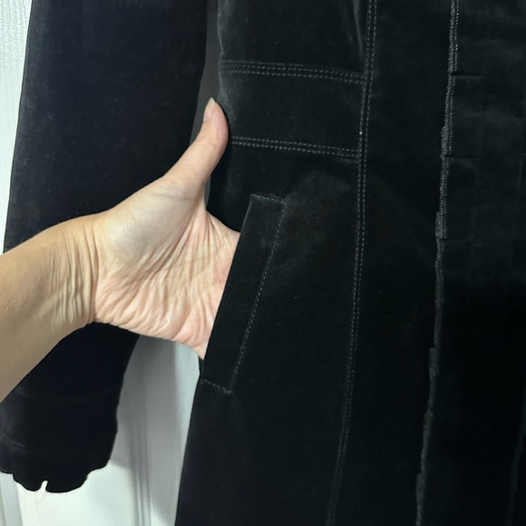 Stunning WHBM Long Velvet Ruffle Jacket - Picture 9 of 16